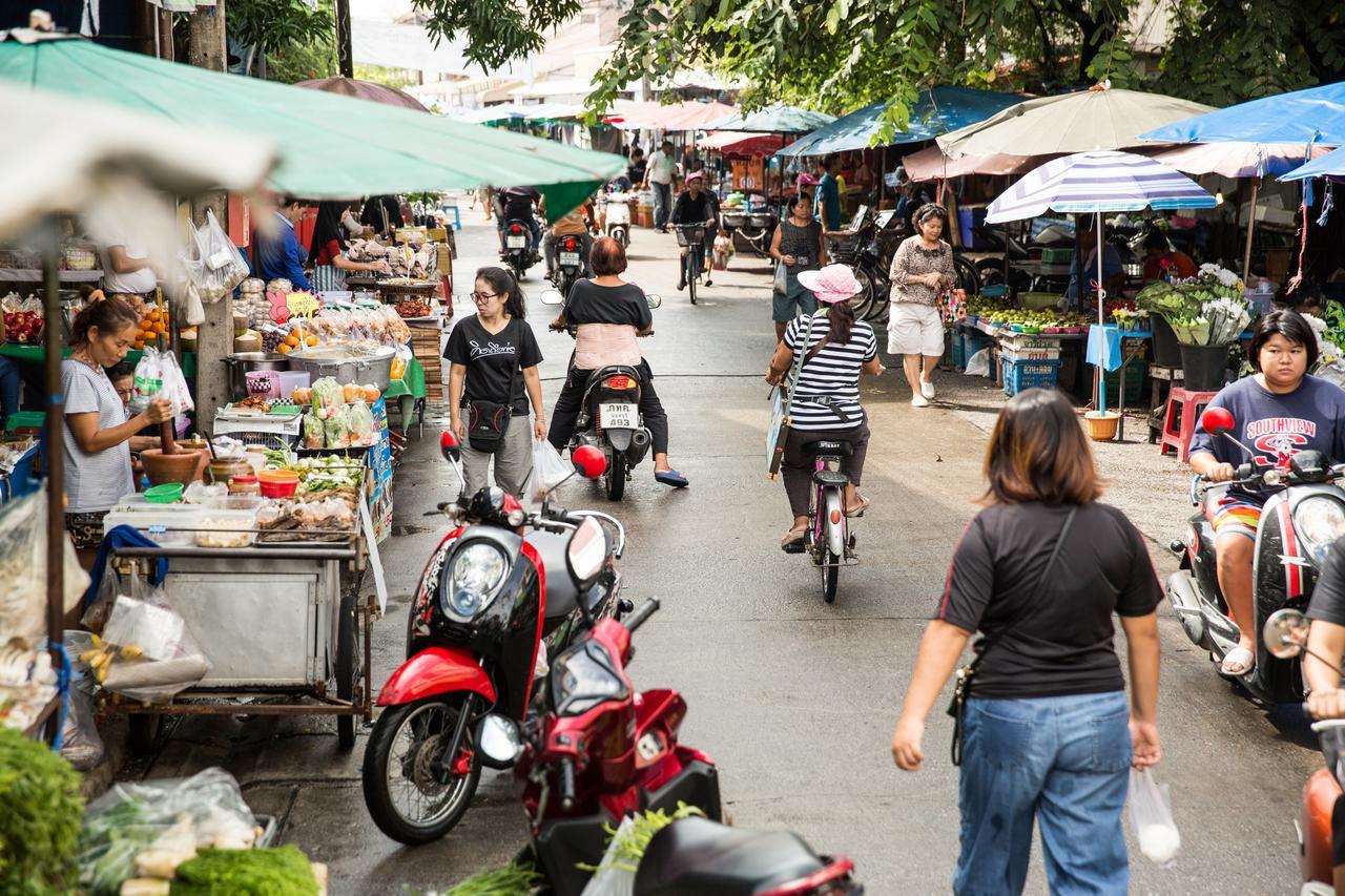 Twentynine Kv Apartel Aparthotel Nonthaburi Bagian luar foto