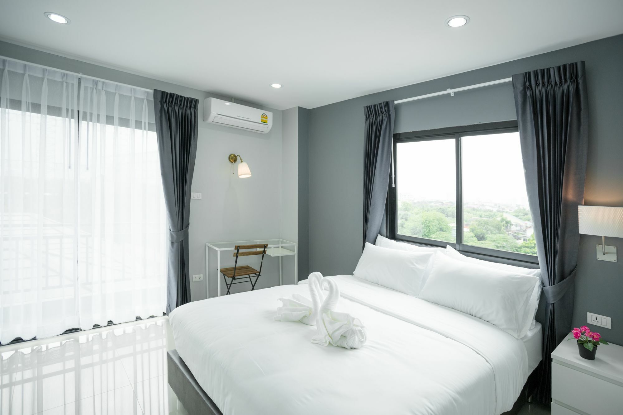 Twentynine Kv Apartel Aparthotel Nonthaburi Bagian luar foto